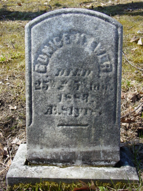 photo of Eunice Ewer stone, Quaker Church Cemetery
