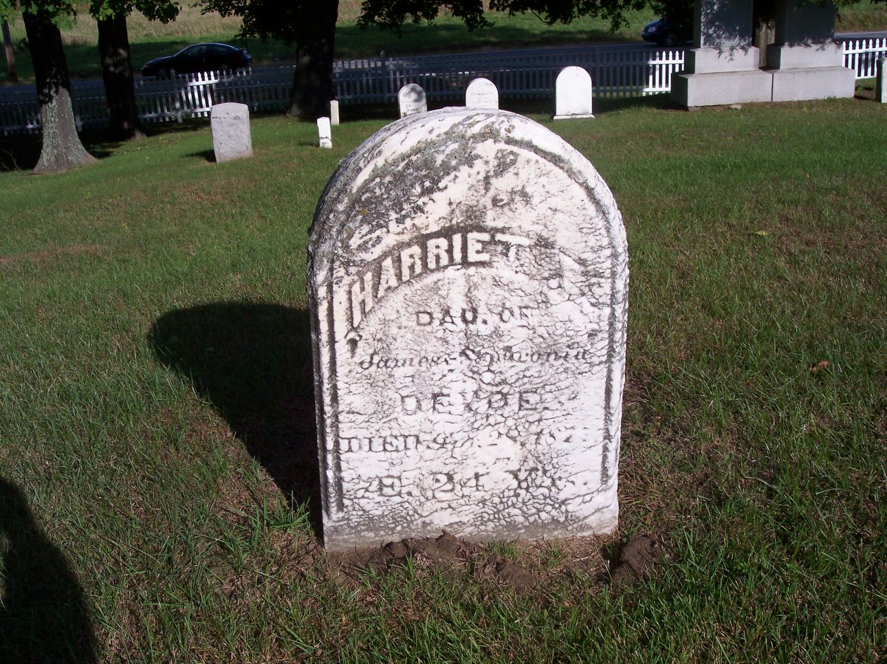 photo of Harriet Devoe gravestone